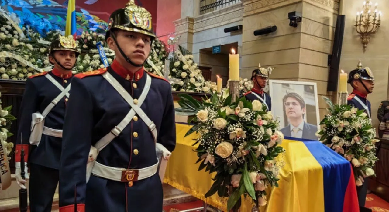 Cámara ardiente del senador Miguel Uribe. 